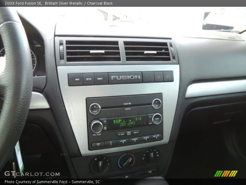 Brilliant Silver Metallic / Charcoal Black 2009 Ford Fusion SE