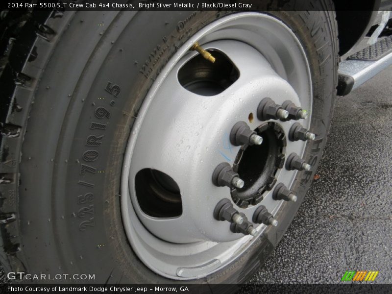  2014 5500 SLT Crew Cab 4x4 Chassis Wheel