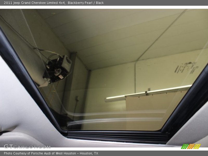 Blackberry Pearl / Black 2011 Jeep Grand Cherokee Limited 4x4