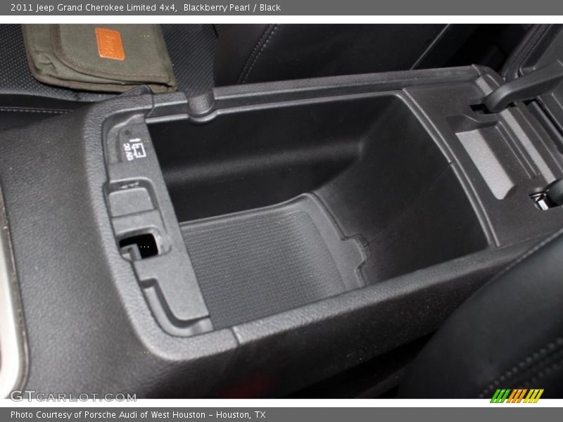 Blackberry Pearl / Black 2011 Jeep Grand Cherokee Limited 4x4