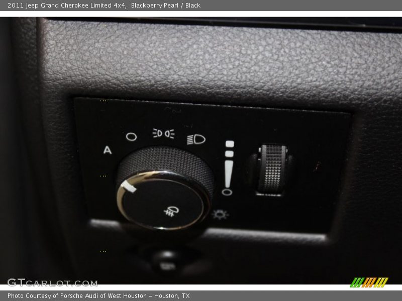 Blackberry Pearl / Black 2011 Jeep Grand Cherokee Limited 4x4