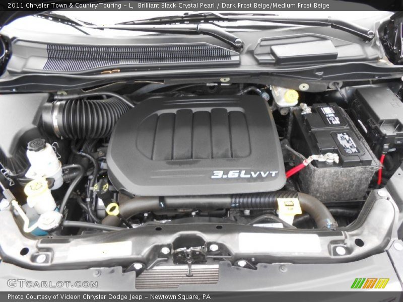 Brilliant Black Crystal Pearl / Dark Frost Beige/Medium Frost Beige 2011 Chrysler Town & Country Touring - L