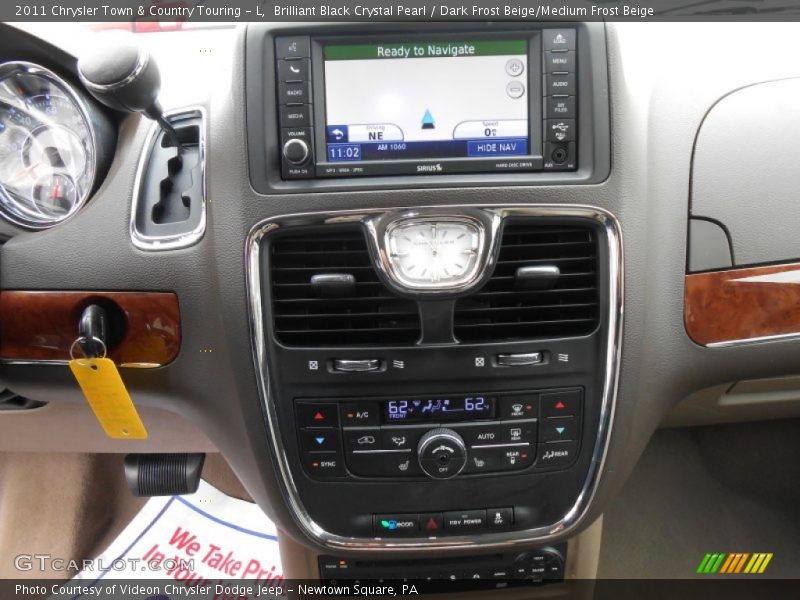Brilliant Black Crystal Pearl / Dark Frost Beige/Medium Frost Beige 2011 Chrysler Town & Country Touring - L