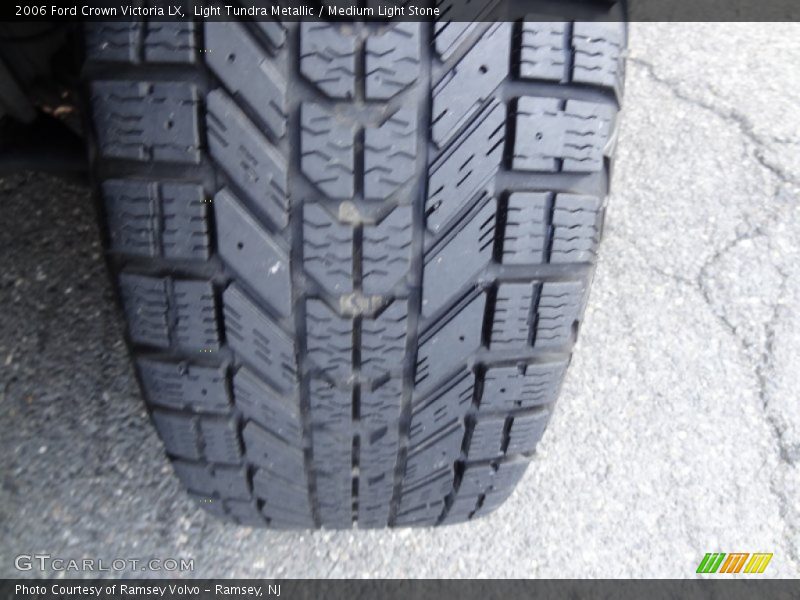 Light Tundra Metallic / Medium Light Stone 2006 Ford Crown Victoria LX