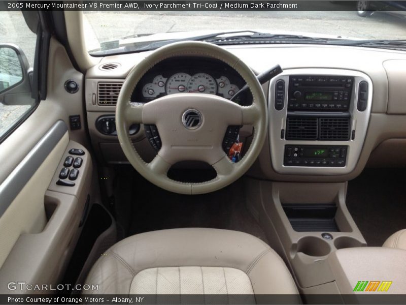 Ivory Parchment Tri-Coat / Medium Dark Parchment 2005 Mercury Mountaineer V8 Premier AWD