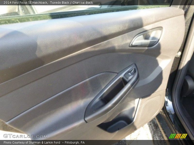 Tuxedo Black / Charcoal Black 2014 Ford Focus SE Hatchback