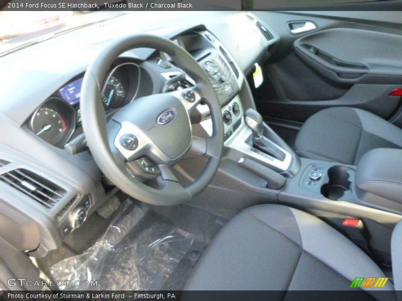 Tuxedo Black / Charcoal Black 2014 Ford Focus SE Hatchback