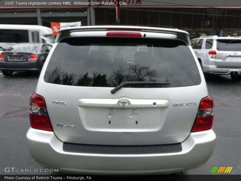 Millenium Silver Metallic / Gray 2005 Toyota Highlander Limited 4WD
