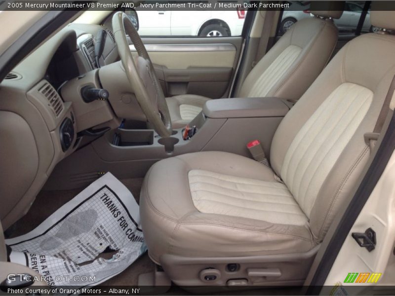 Ivory Parchment Tri-Coat / Medium Dark Parchment 2005 Mercury Mountaineer V8 Premier AWD