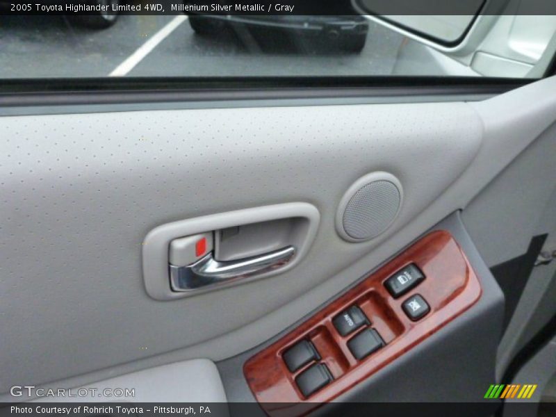 Millenium Silver Metallic / Gray 2005 Toyota Highlander Limited 4WD