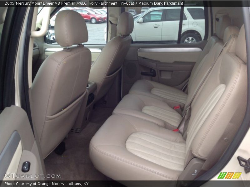 Ivory Parchment Tri-Coat / Medium Dark Parchment 2005 Mercury Mountaineer V8 Premier AWD