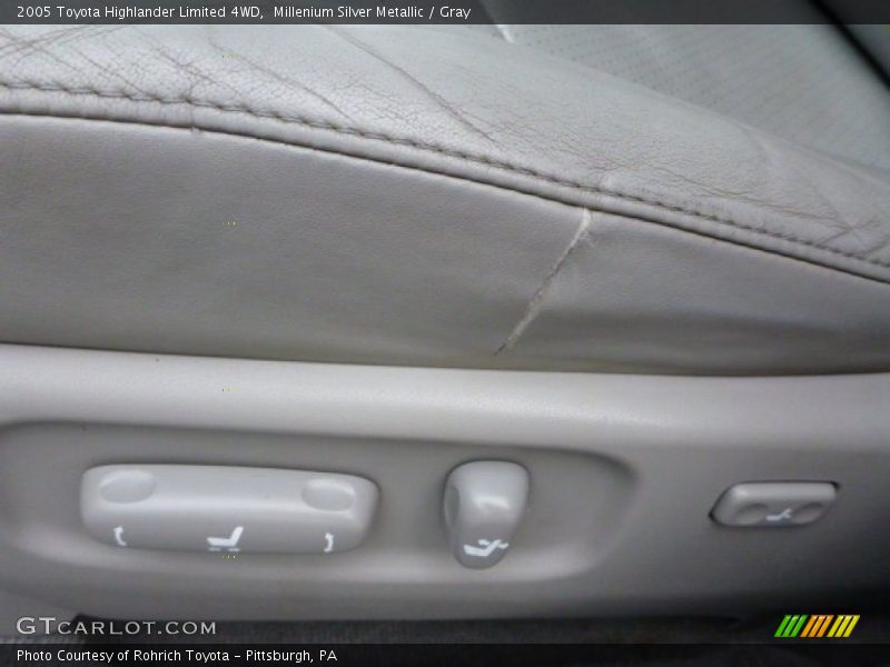 Millenium Silver Metallic / Gray 2005 Toyota Highlander Limited 4WD