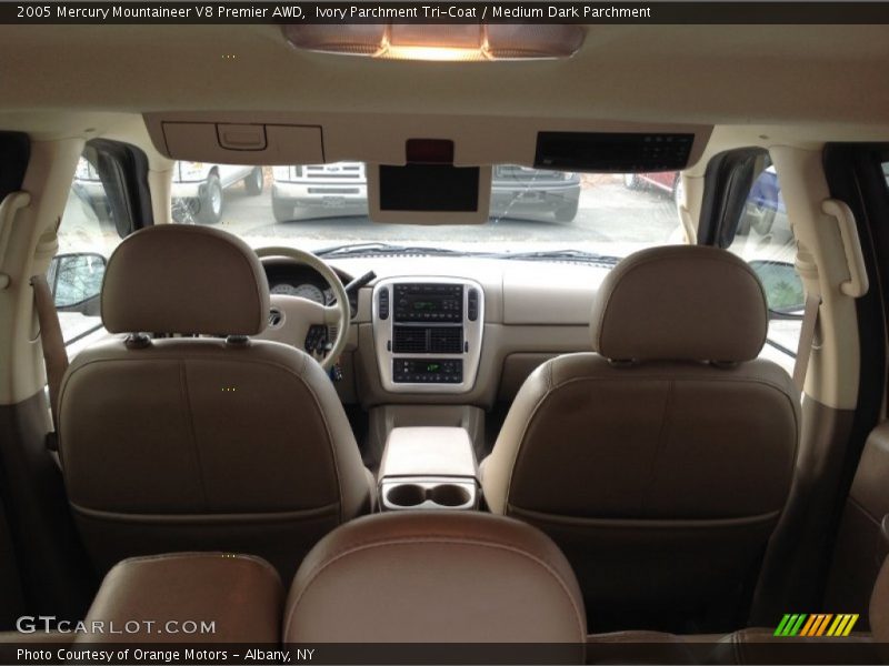 Ivory Parchment Tri-Coat / Medium Dark Parchment 2005 Mercury Mountaineer V8 Premier AWD