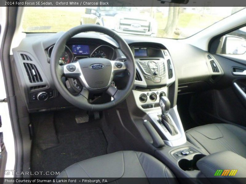 Oxford White / Charcoal Black 2014 Ford Focus SE Sedan