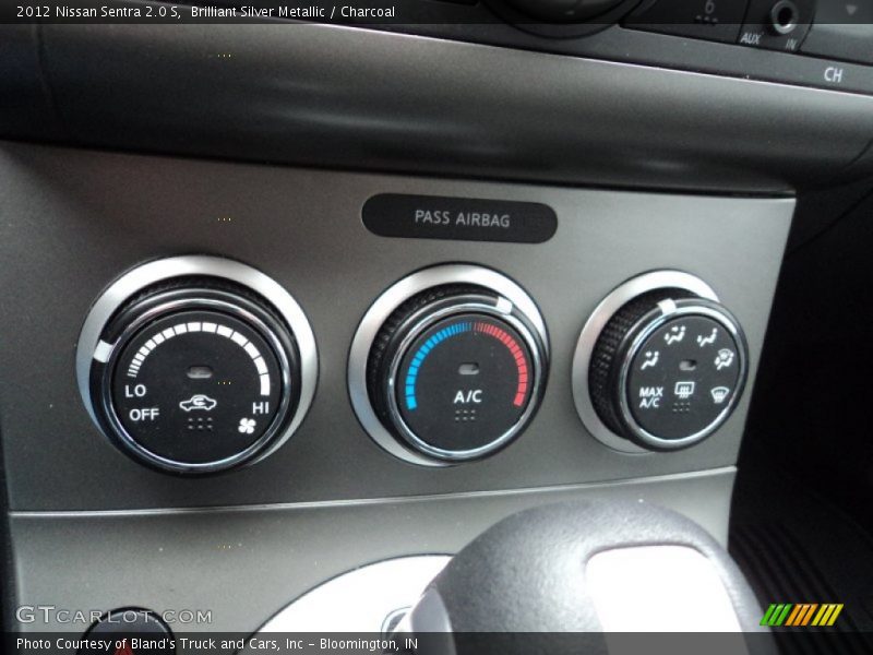 Brilliant Silver Metallic / Charcoal 2012 Nissan Sentra 2.0 S