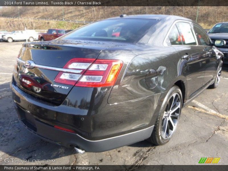 Tuxedo Black / Charcoal Black 2014 Ford Taurus Limited