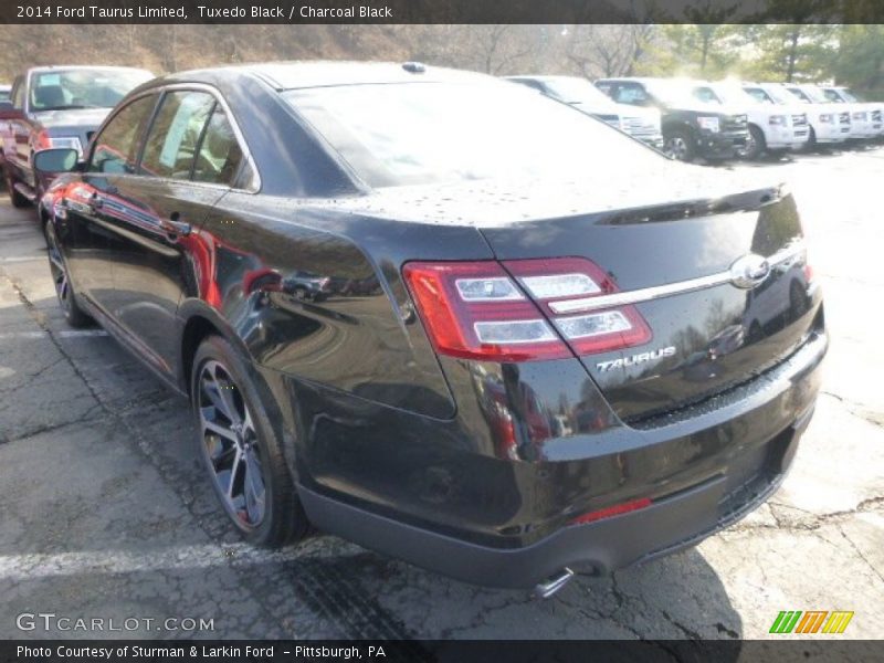Tuxedo Black / Charcoal Black 2014 Ford Taurus Limited