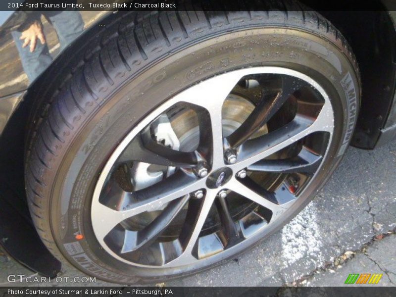 Tuxedo Black / Charcoal Black 2014 Ford Taurus Limited