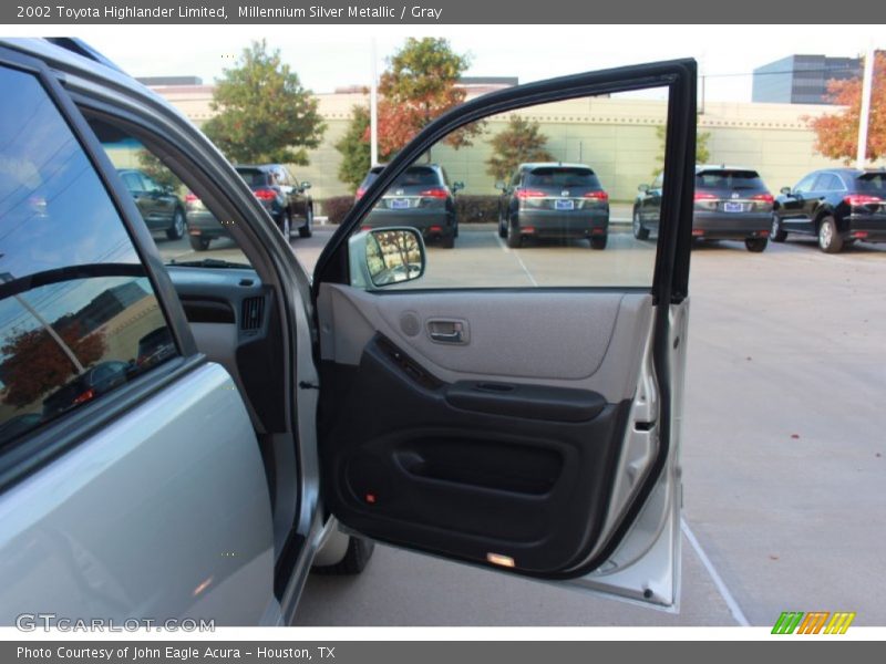 Millennium Silver Metallic / Gray 2002 Toyota Highlander Limited