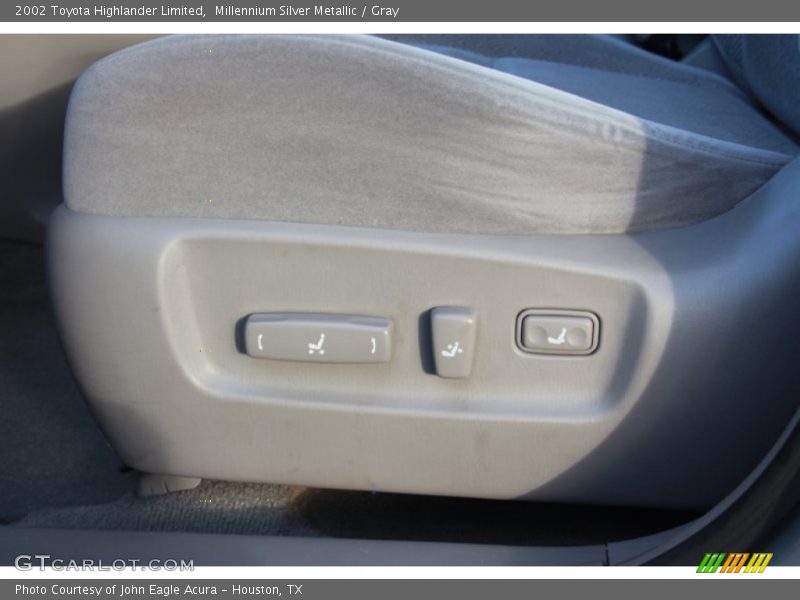 Millennium Silver Metallic / Gray 2002 Toyota Highlander Limited