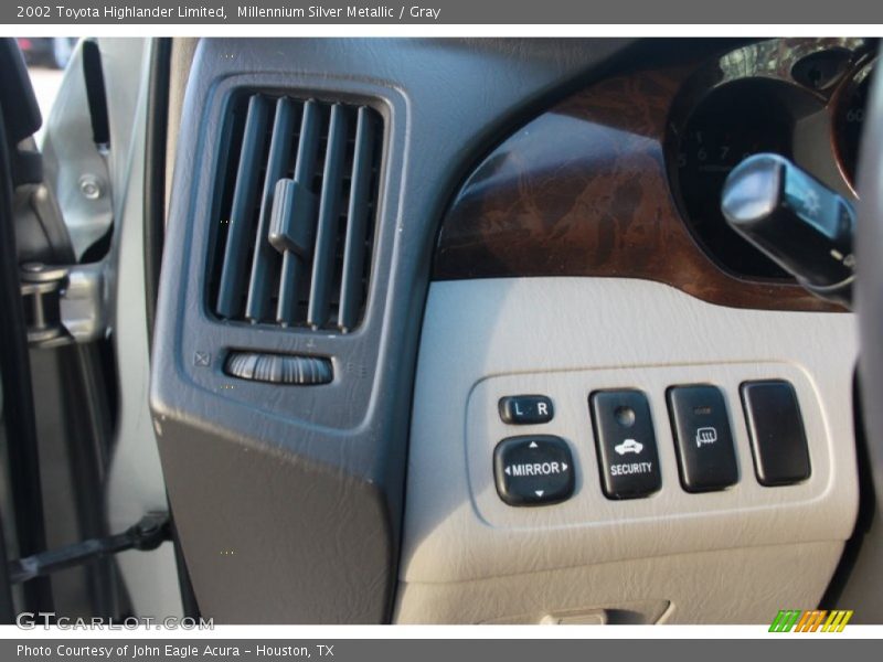 Millennium Silver Metallic / Gray 2002 Toyota Highlander Limited