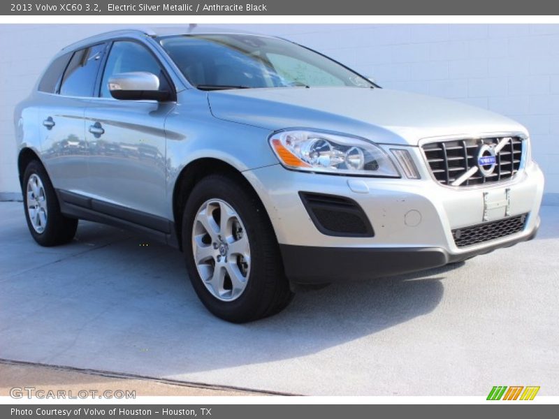 Electric Silver Metallic / Anthracite Black 2013 Volvo XC60 3.2