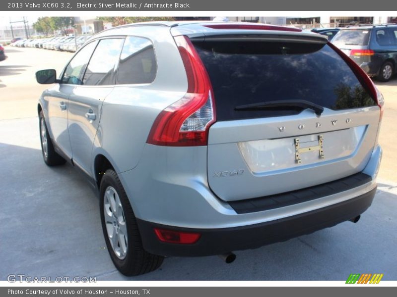Electric Silver Metallic / Anthracite Black 2013 Volvo XC60 3.2