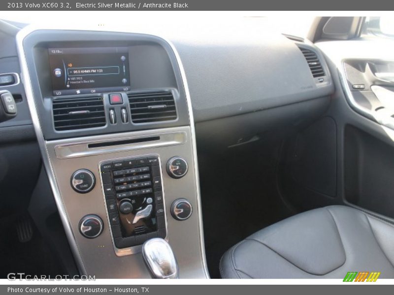 Electric Silver Metallic / Anthracite Black 2013 Volvo XC60 3.2