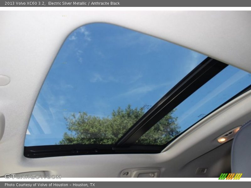 Electric Silver Metallic / Anthracite Black 2013 Volvo XC60 3.2