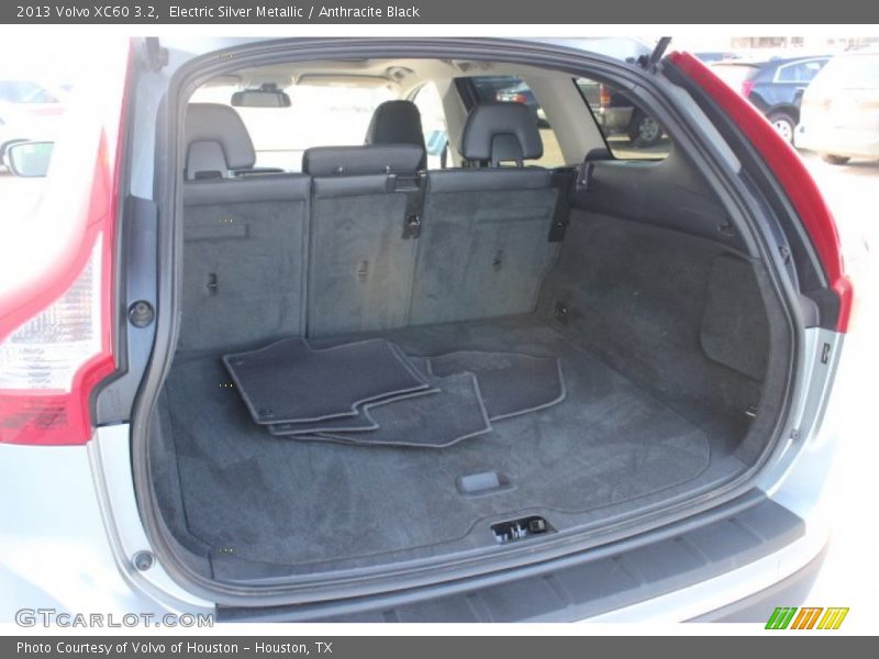 Electric Silver Metallic / Anthracite Black 2013 Volvo XC60 3.2