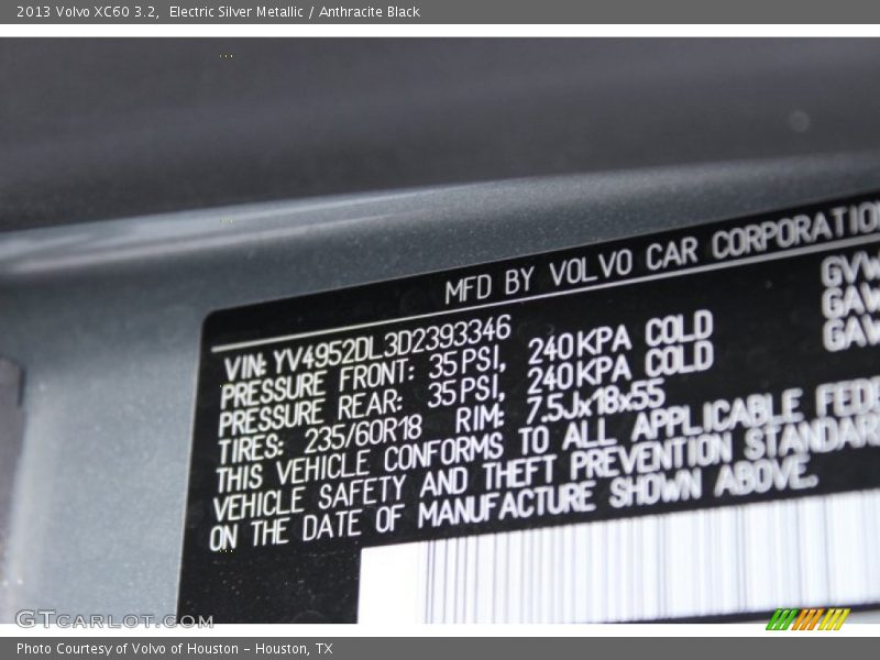 Electric Silver Metallic / Anthracite Black 2013 Volvo XC60 3.2