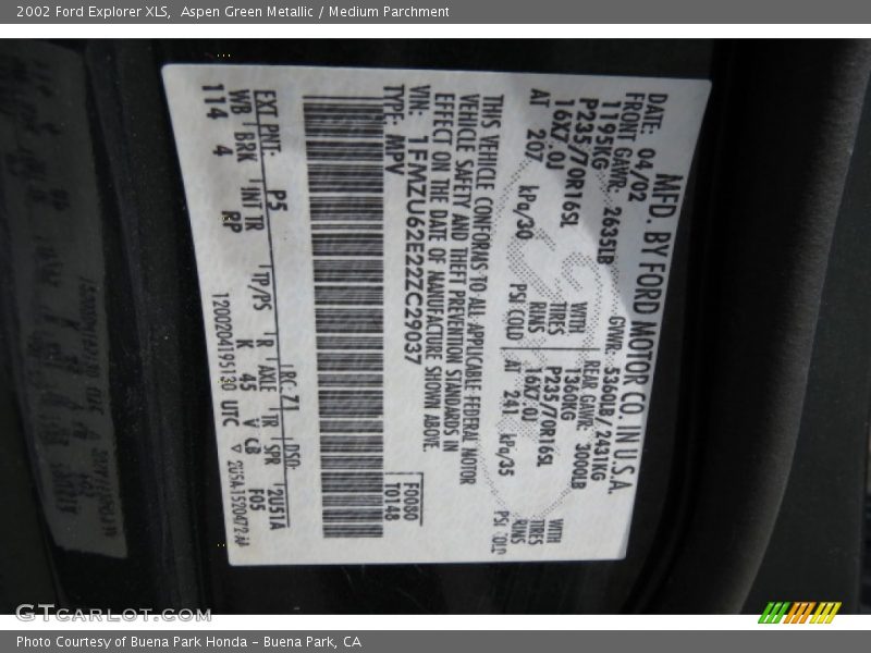 Aspen Green Metallic / Medium Parchment 2002 Ford Explorer XLS