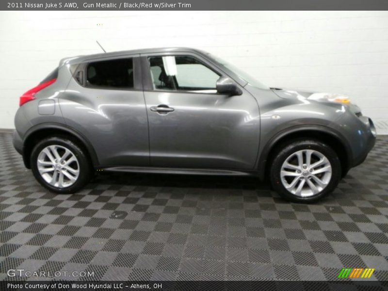 Gun Metallic / Black/Red w/Silver Trim 2011 Nissan Juke S AWD