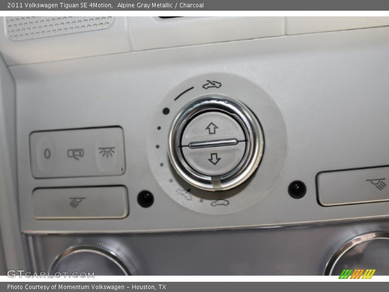 Alpine Gray Metallic / Charcoal 2011 Volkswagen Tiguan SE 4Motion
