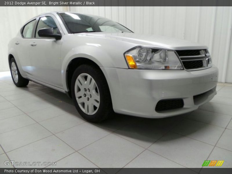 Bright Silver Metallic / Black 2012 Dodge Avenger SE