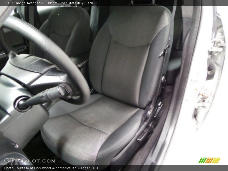 Bright Silver Metallic / Black 2012 Dodge Avenger SE