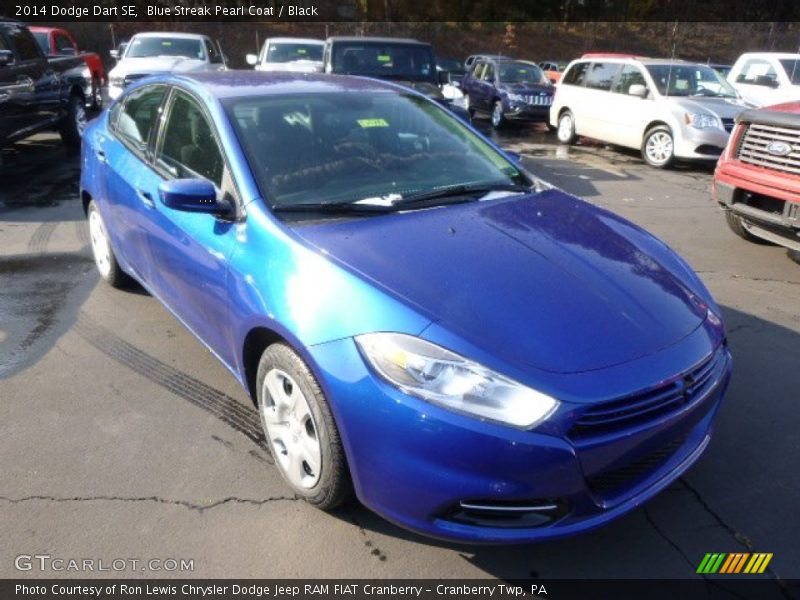 Front 3/4 View of 2014 Dart SE