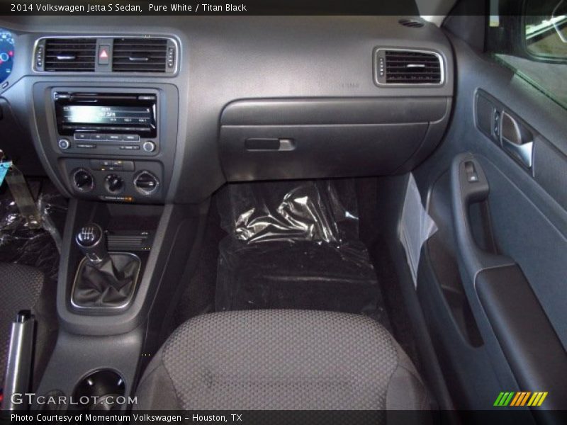 Pure White / Titan Black 2014 Volkswagen Jetta S Sedan