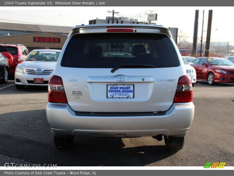 Millenium Silver Metallic / Ash 2004 Toyota Highlander V6