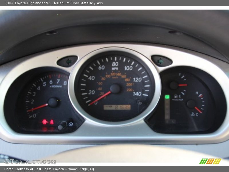 Millenium Silver Metallic / Ash 2004 Toyota Highlander V6
