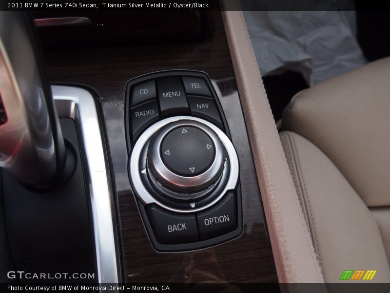 Controls of 2011 7 Series 740i Sedan