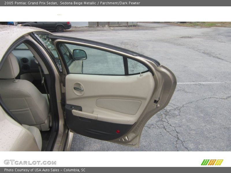 Sedona Beige Metallic / Parchment/Dark Pewter 2005 Pontiac Grand Prix Sedan