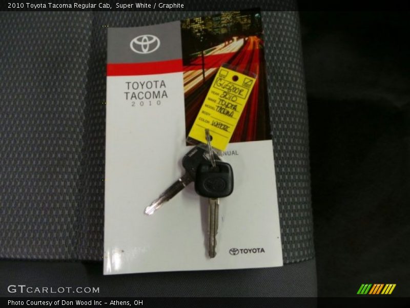 Super White / Graphite 2010 Toyota Tacoma Regular Cab