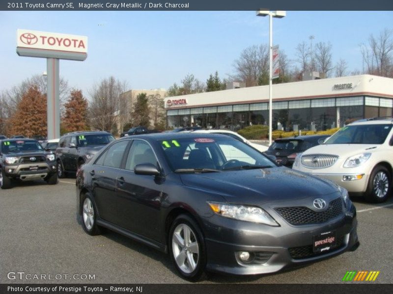 Magnetic Gray Metallic / Dark Charcoal 2011 Toyota Camry SE
