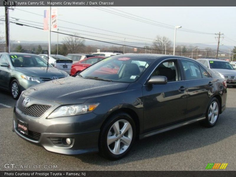 Magnetic Gray Metallic / Dark Charcoal 2011 Toyota Camry SE