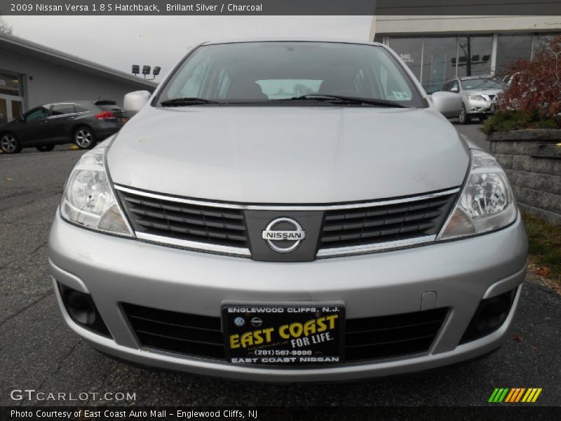 Brillant Silver / Charcoal 2009 Nissan Versa 1.8 S Hatchback