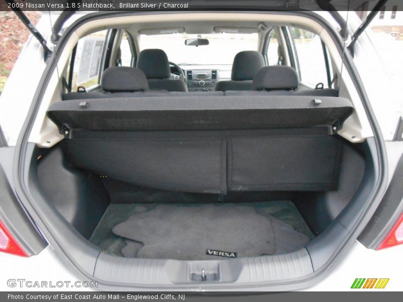 Brillant Silver / Charcoal 2009 Nissan Versa 1.8 S Hatchback