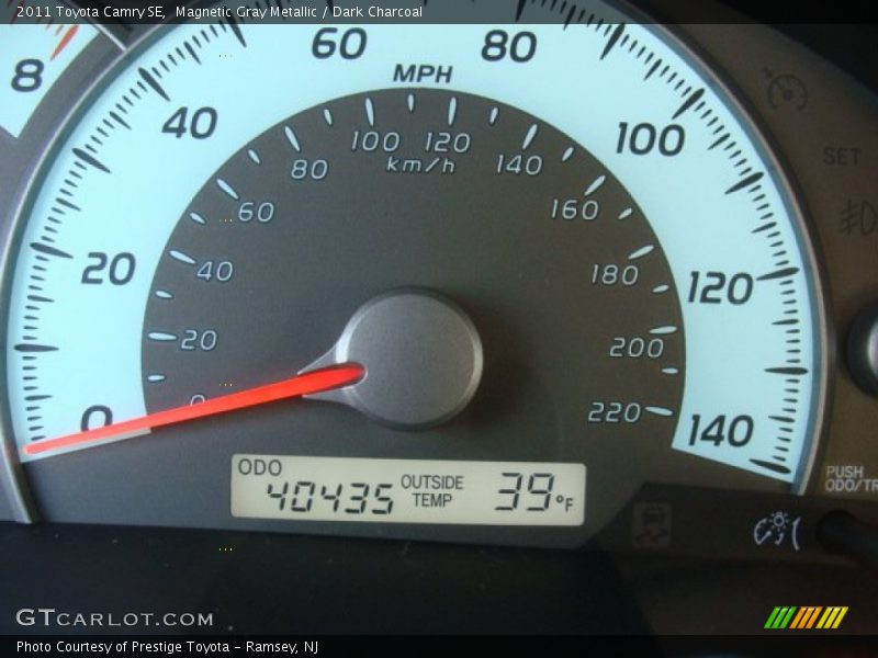 Magnetic Gray Metallic / Dark Charcoal 2011 Toyota Camry SE