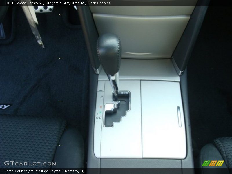 Magnetic Gray Metallic / Dark Charcoal 2011 Toyota Camry SE