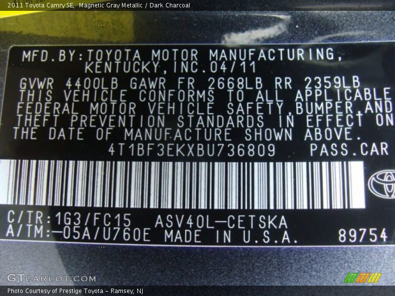 Magnetic Gray Metallic / Dark Charcoal 2011 Toyota Camry SE